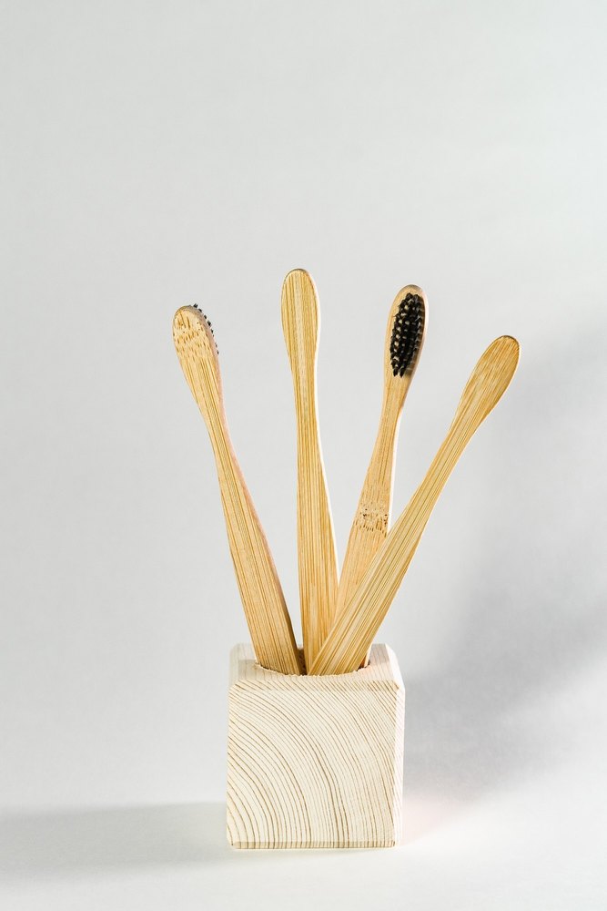Cueen™ Charcoal Bamboo Toothbrush