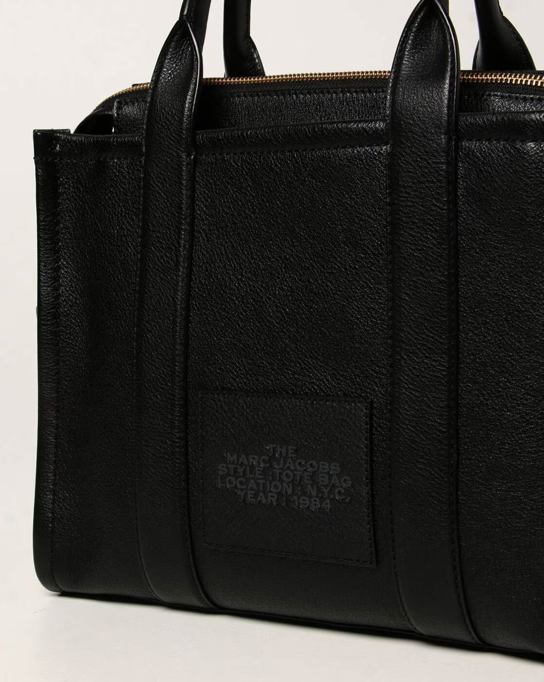 MARC JACOBS The Leather Medium Tote Bag